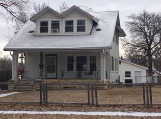538 W Chestnut St, Junction City, KS 66441