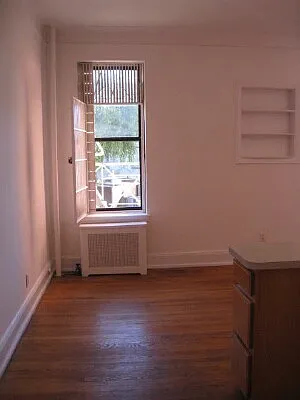 Rented by Tower Brokerage | media 19