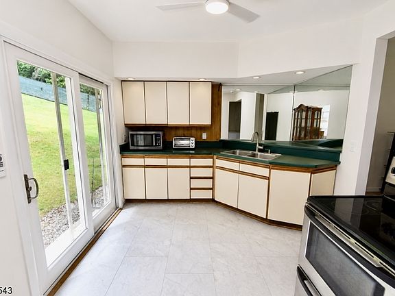 5th image of 58 Cork Hill Rd
