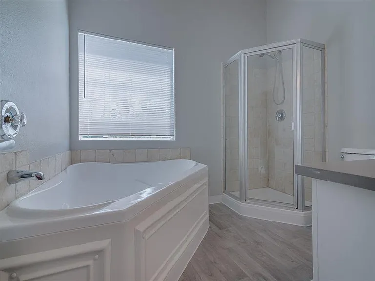 Warner Center Townhomes — Photo 19