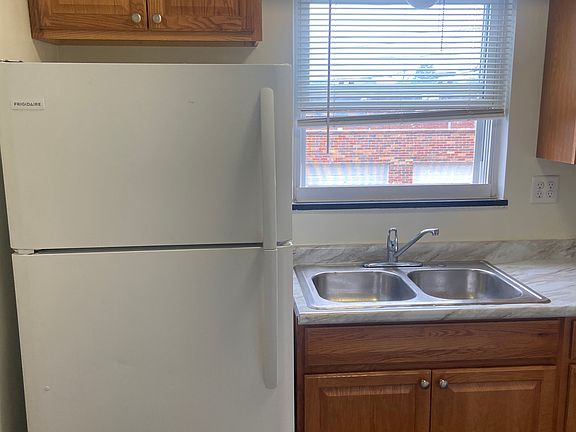 2nd image of 3235 White Oak Dr APT 11