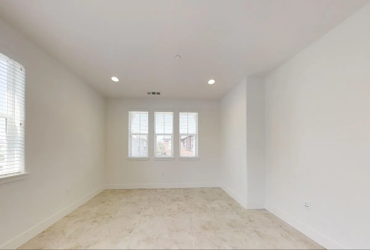 1 bed, 650 sqft, $2,750 — Photo 3