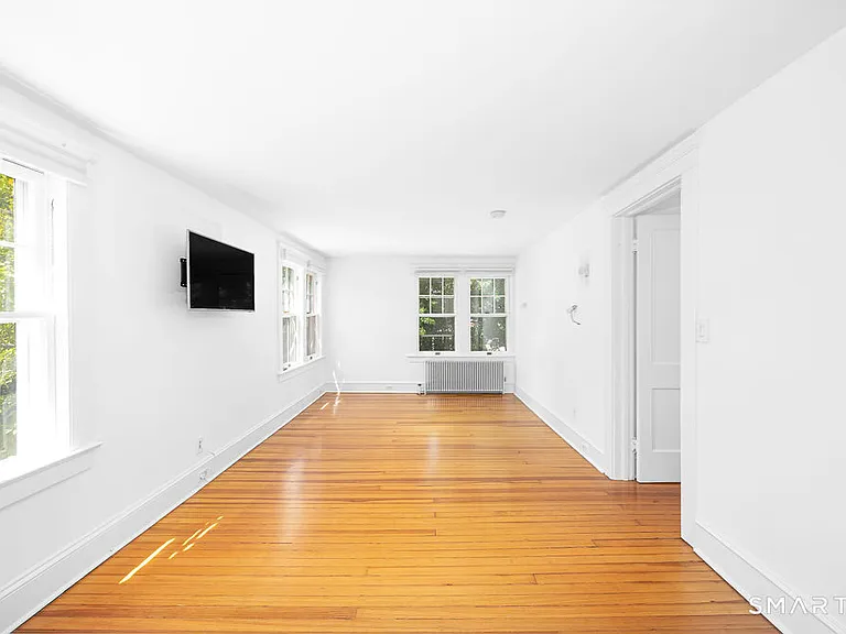 12 Roosevelt Rd — Photo 16