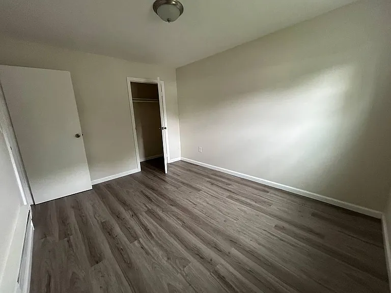 16 Lake St #2C — Photo 12