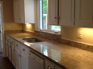 4605 Avon Ln, Jacksonville, FL 32210