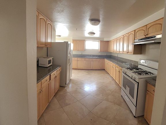 2nd image of 5728 Meade Ave