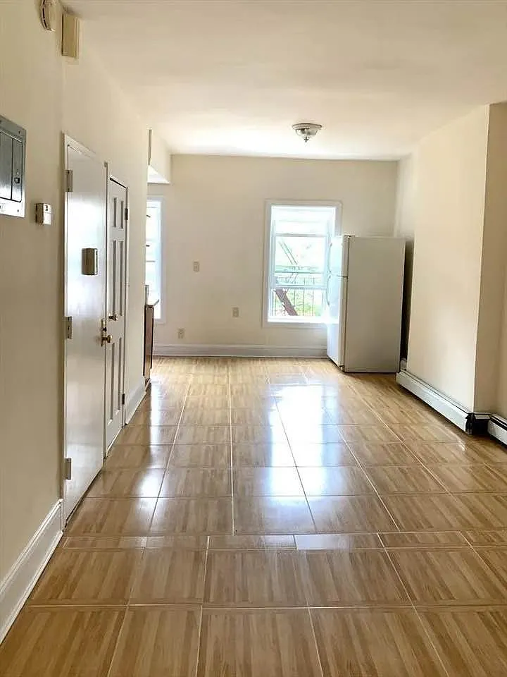 421A Monroe Street — Photo 3