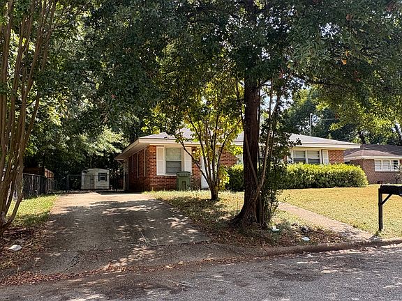 2nd image of 1814 Texas Ct