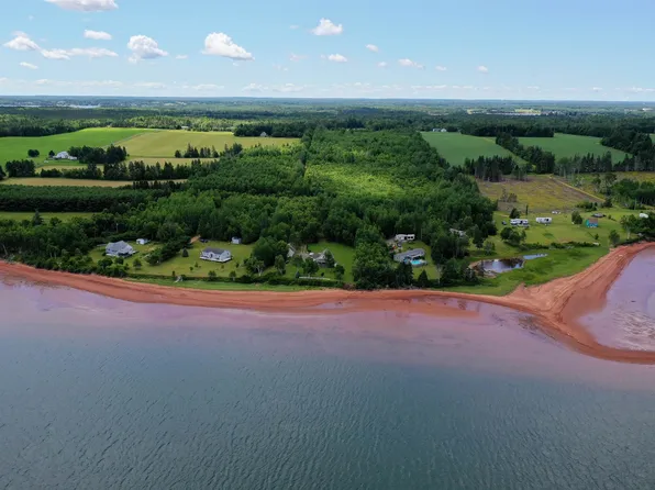 7 Birch St, Cornwall, PE C0A 1H0