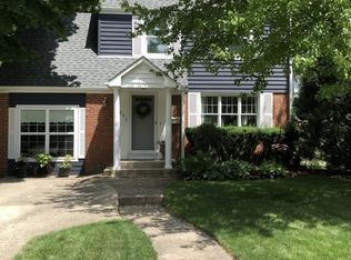 843 S Wheaton Ave, Wheaton, IL 60189