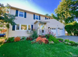 2 Garrabrant Ave, Bloomfield, NJ 07003