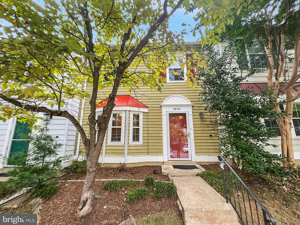 1st image of 9856 Oakdale Woods Ct