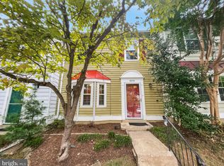 9856 Oakdale Woods Ct, Vienna, VA 22181