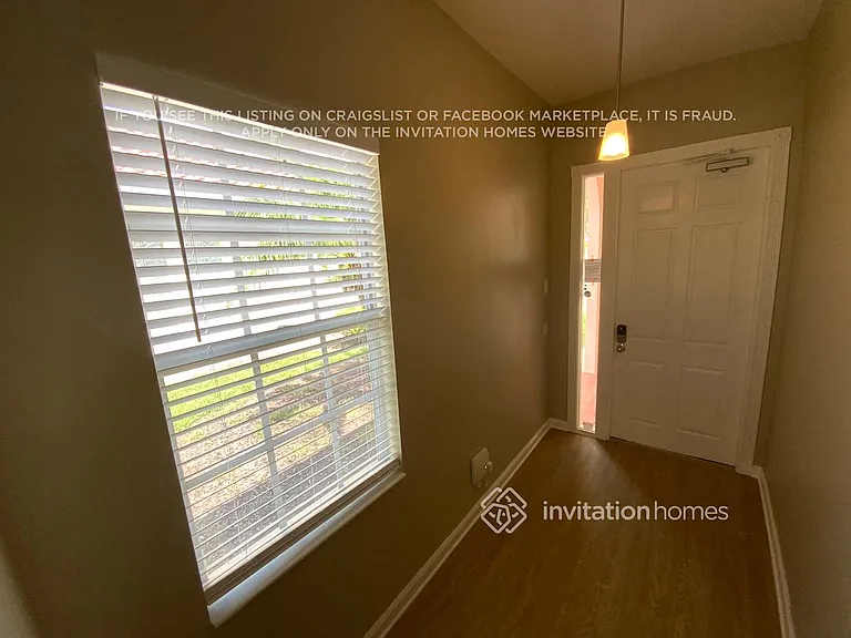 4776 Temple Dr — Photo 3