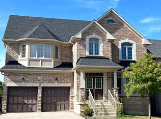 1001 Poppy Ln, Newmarket, ON L3X 3H6