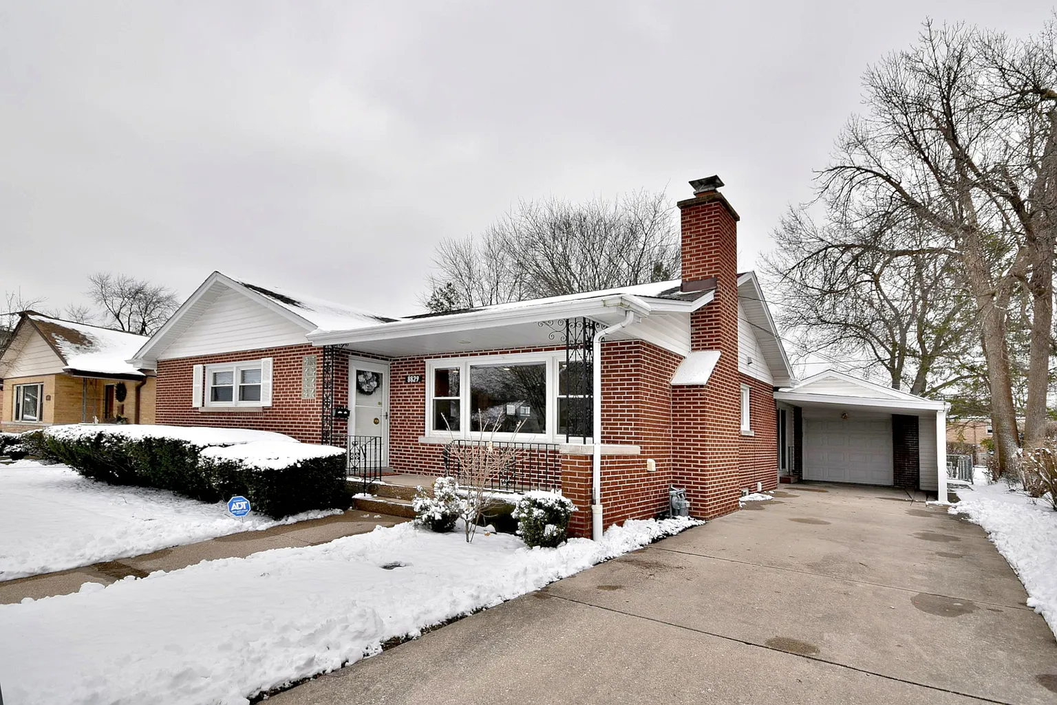 8829 Mason Ave photo 1