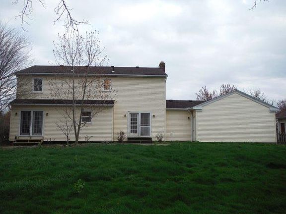 2nd image of 369 Lakeview Dr