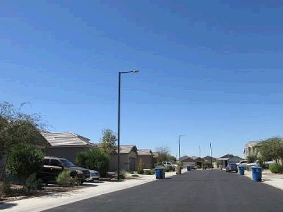 Exterior Neighborhood (street photo)