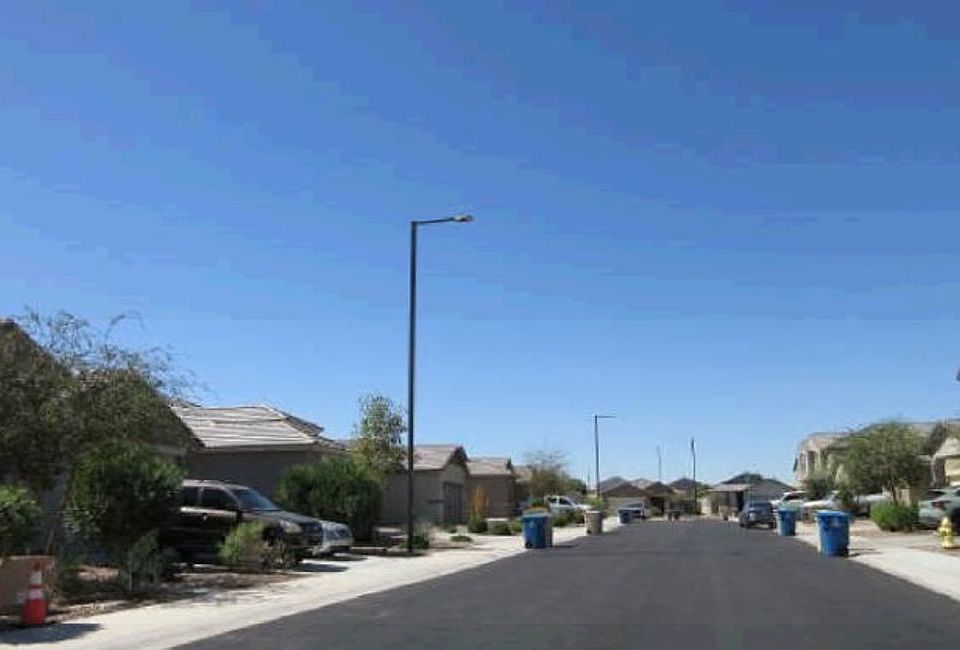 Exterior Neighborhood (street photo)