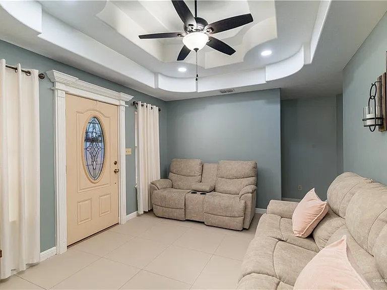 1510 Arboledas Dr — Photo 3