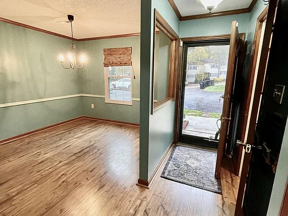 4th image of 629 Idlewood Ln