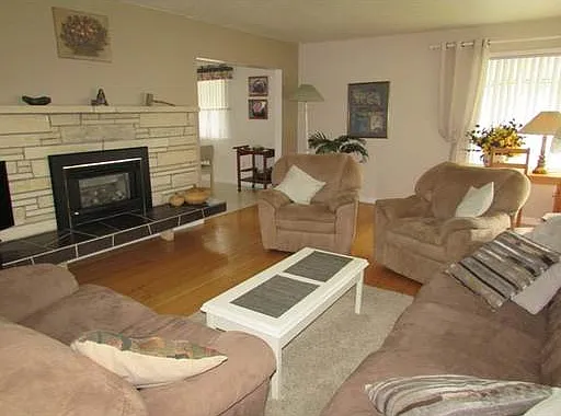 1090 Ewson St #1A — Photo 11