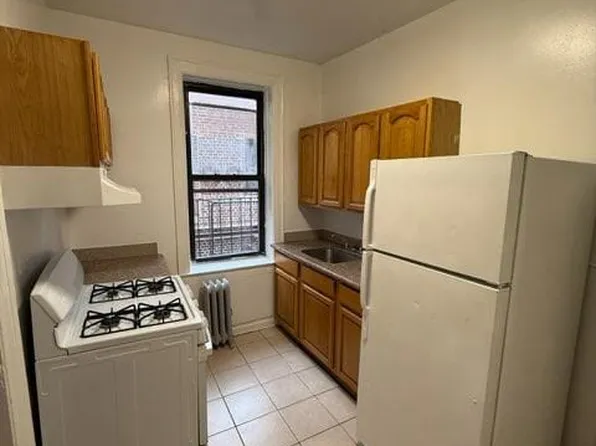 32-52 41st Street image 1 of 6