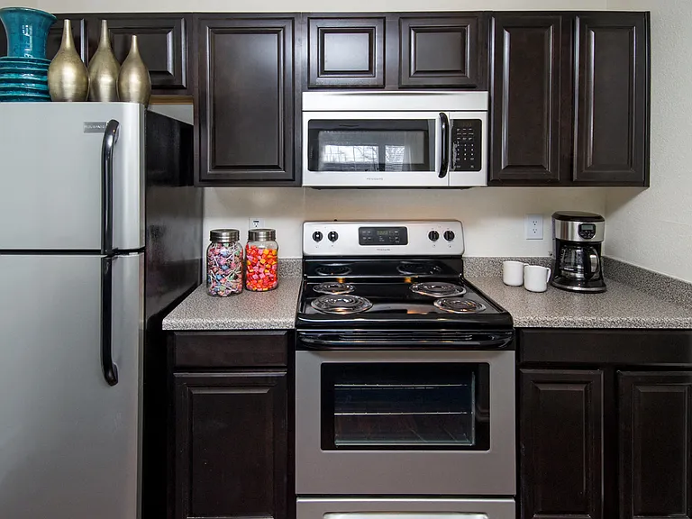 Dover Farms Apartments — Photo 17