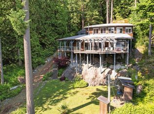 304 Esplanade Rd, Sunshine Coast, BC V0N 1G2