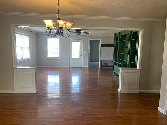 4th image of 3115 Flynn Blvd