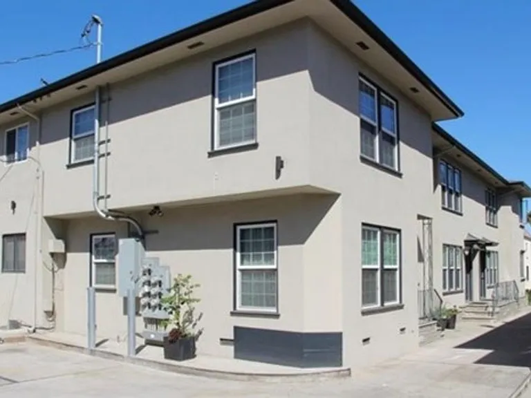 1111 S Cochran Ave — Photo 17