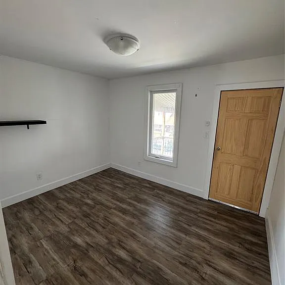 934 Gladstone Ave — Photo 8