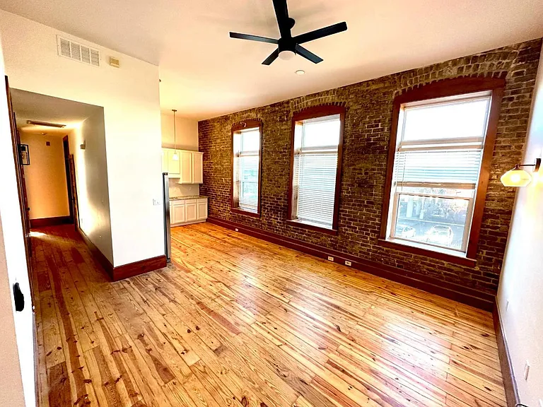 400 W Magnolia Ave #203 — Photo 2