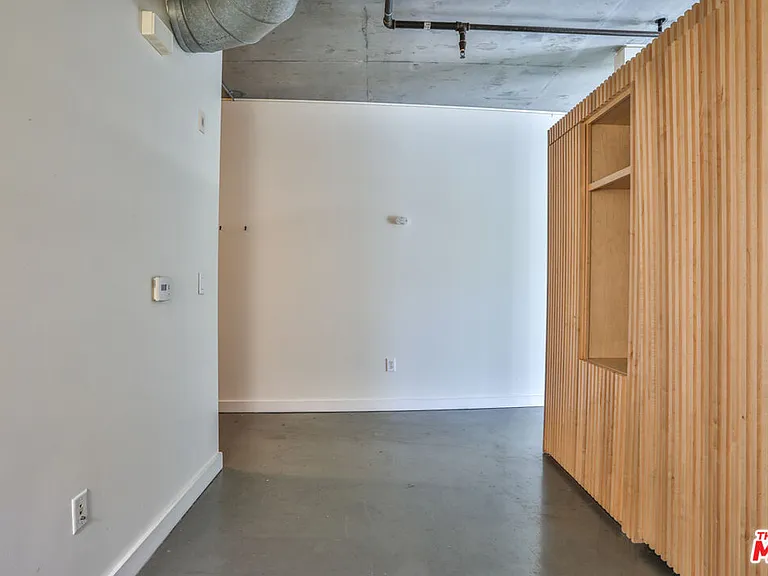645 W 9th St #201 — Photo 22