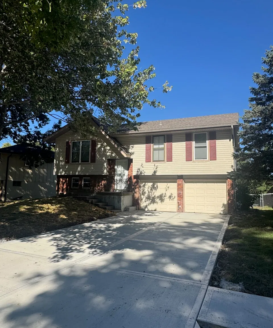 3 bed, 1400 sqft, $2,590 — Photo 2