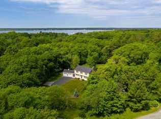 18 Winnatuxett Beach Rd, Mattapoisett, MA 02739