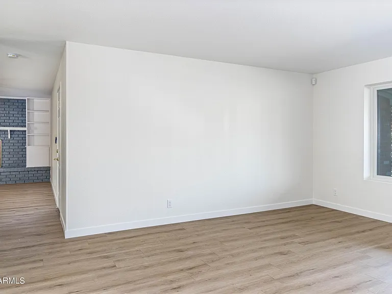 1303 W Devonshire St #1 — Photo 14