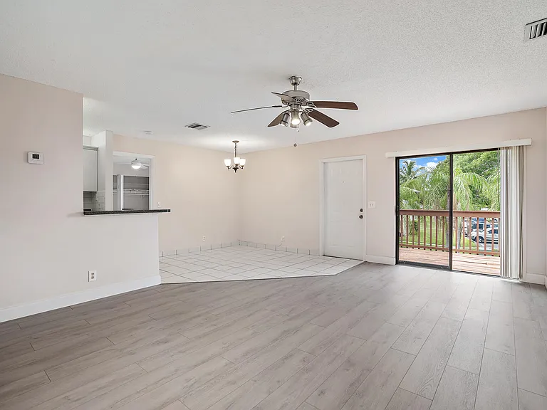 28 Crossings Cir #H — Photo 24