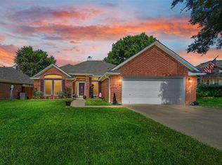 7107 Layla Rd, Arlington, TX 76016