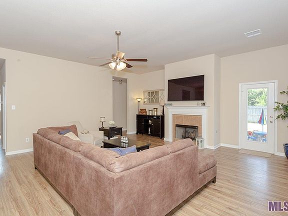 5th image of 13034 Hazlewood Dr