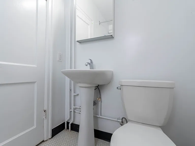 115 Sherbrook St — Photo 13