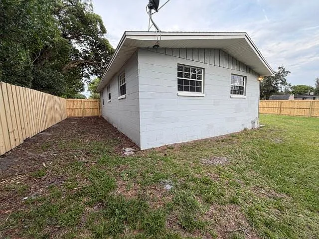 1712 Dibble Cir W — Photo 27