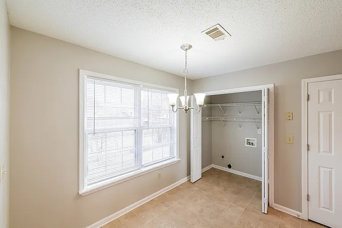 8747 Rolling Hills Dr — Photo 5