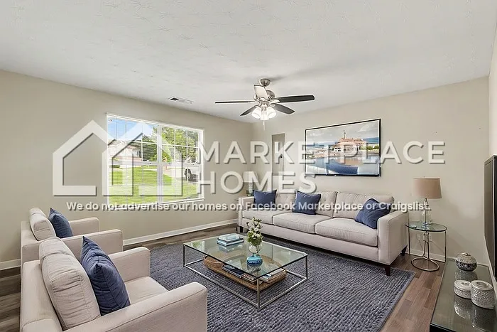 3 bed, 2.0 bath, 1086 sqft, $1,649 — Photo 2