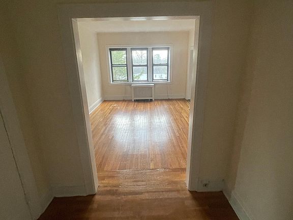 2nd image of 119 Carpenter Ave #D3