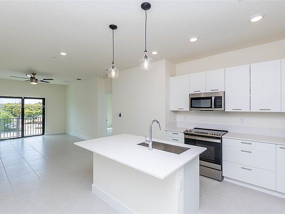 4th image of 8001 NW 41 St #301