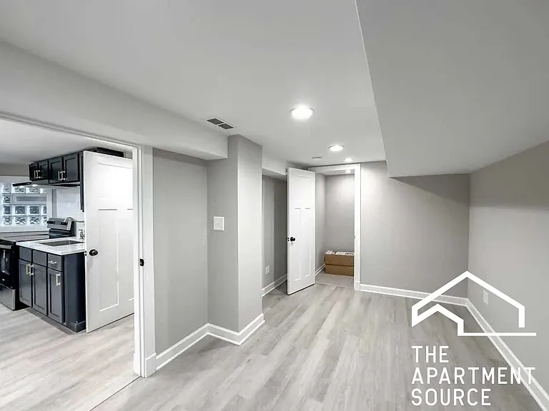 1536 N Hamlin Ave #G — Photo 7