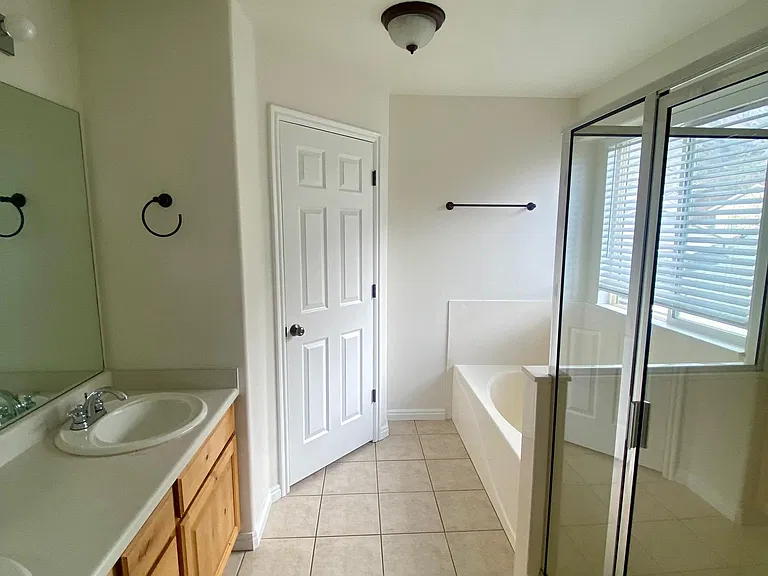 1297 S 1430 E — Photo 21