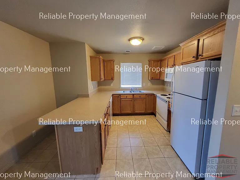196 Stockham Blvd #D — Photo 4