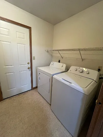 1002 Juniper Ct #B — Photo 4
